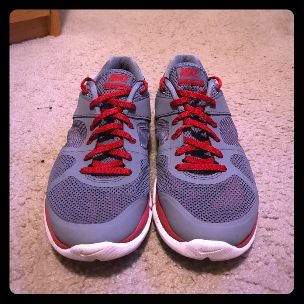 Nike Flex Running Shoes Size 9.5. EUC.