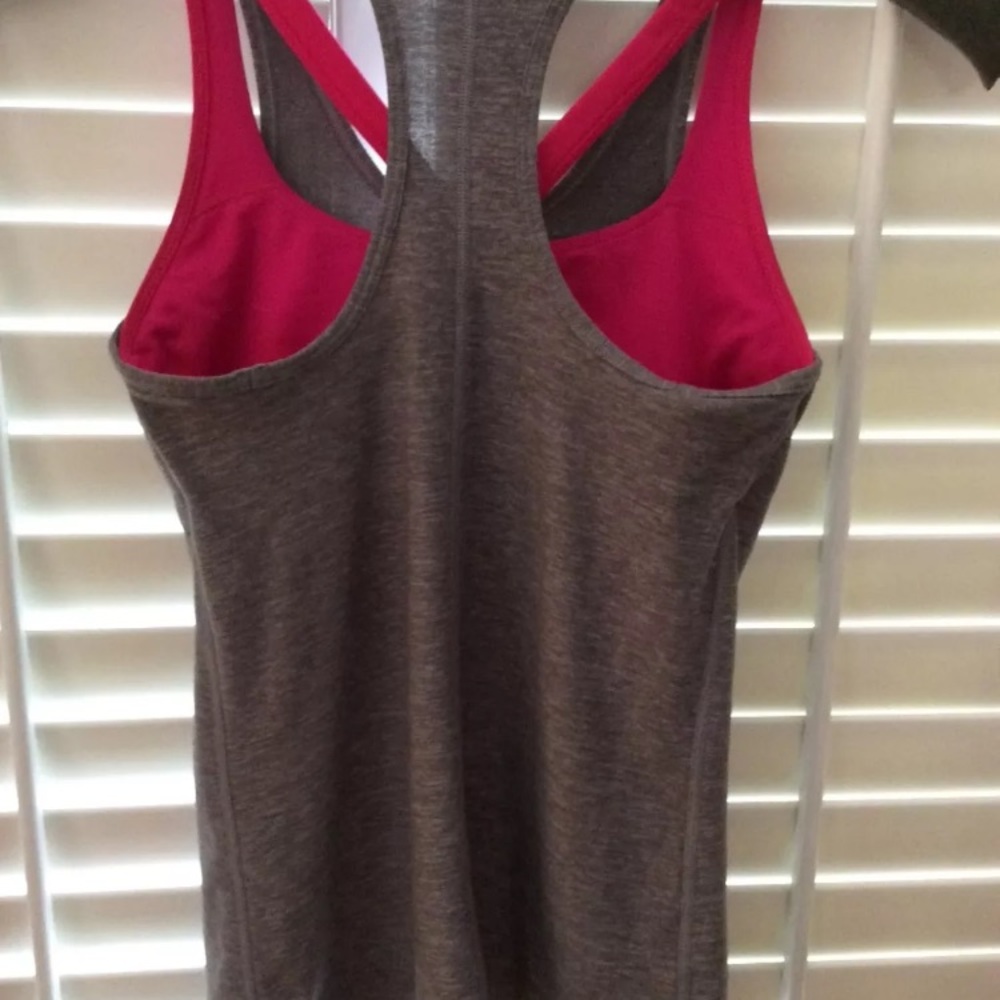 Lululemon tank with built in bra size 4