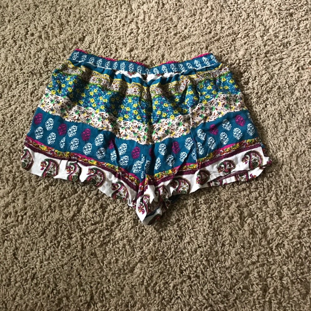 Shorts - Picture 2 of 4