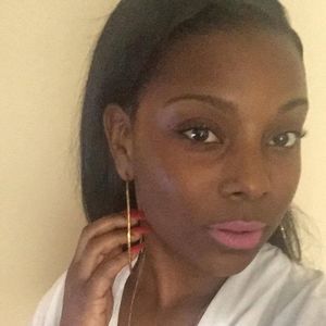 Meet your Posher, Capri