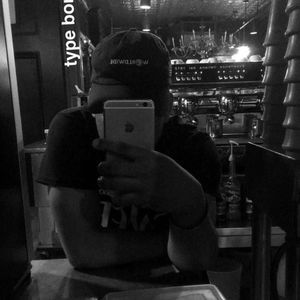 Meet your Posher, Carlos