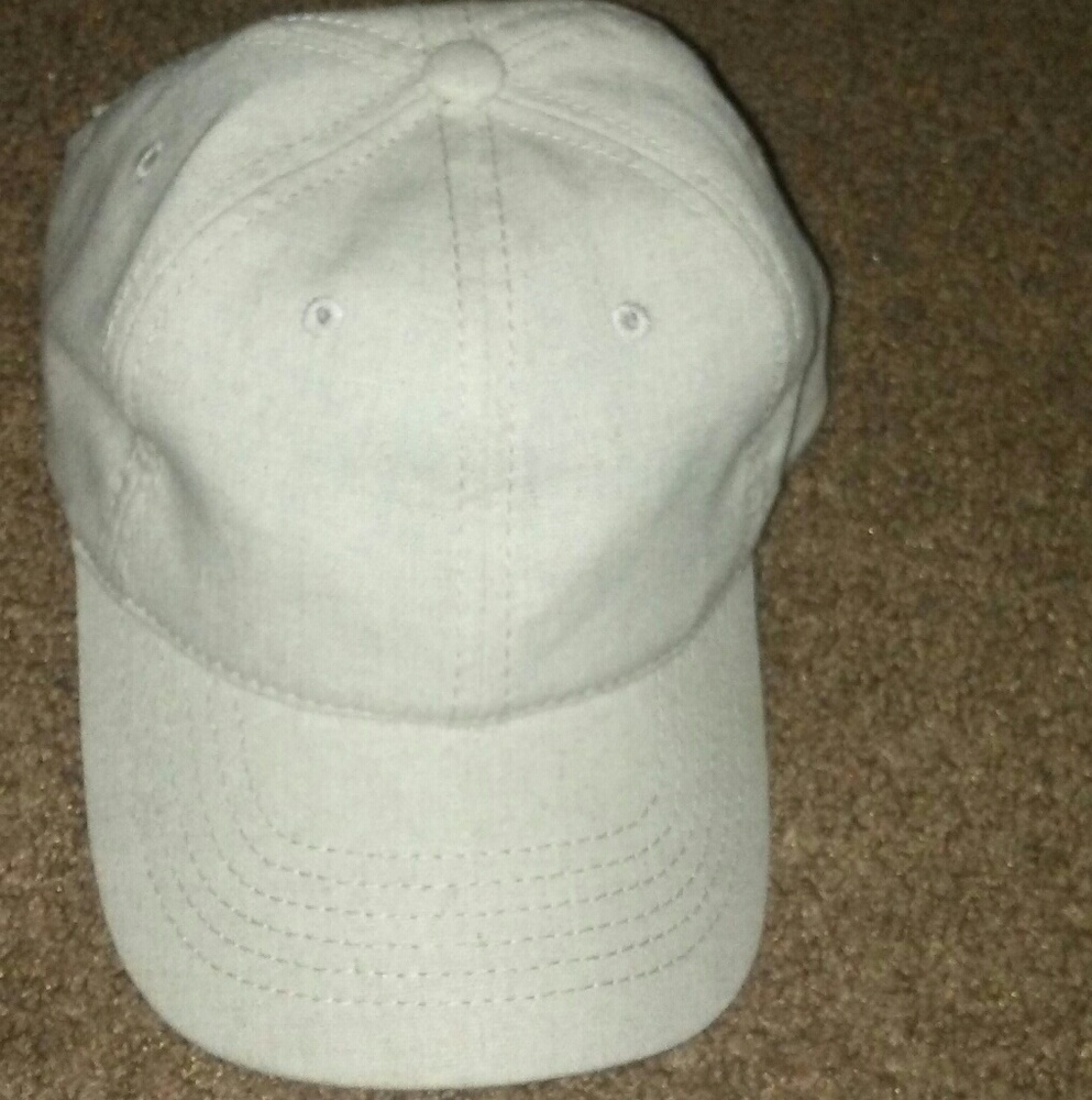 Tan hat.