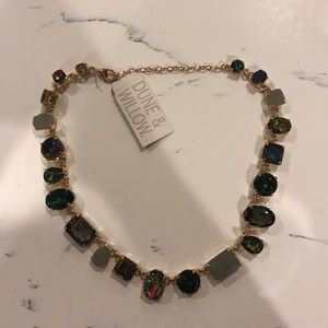 CLOSET CLOSING--NWT Statement Sparkling necklace