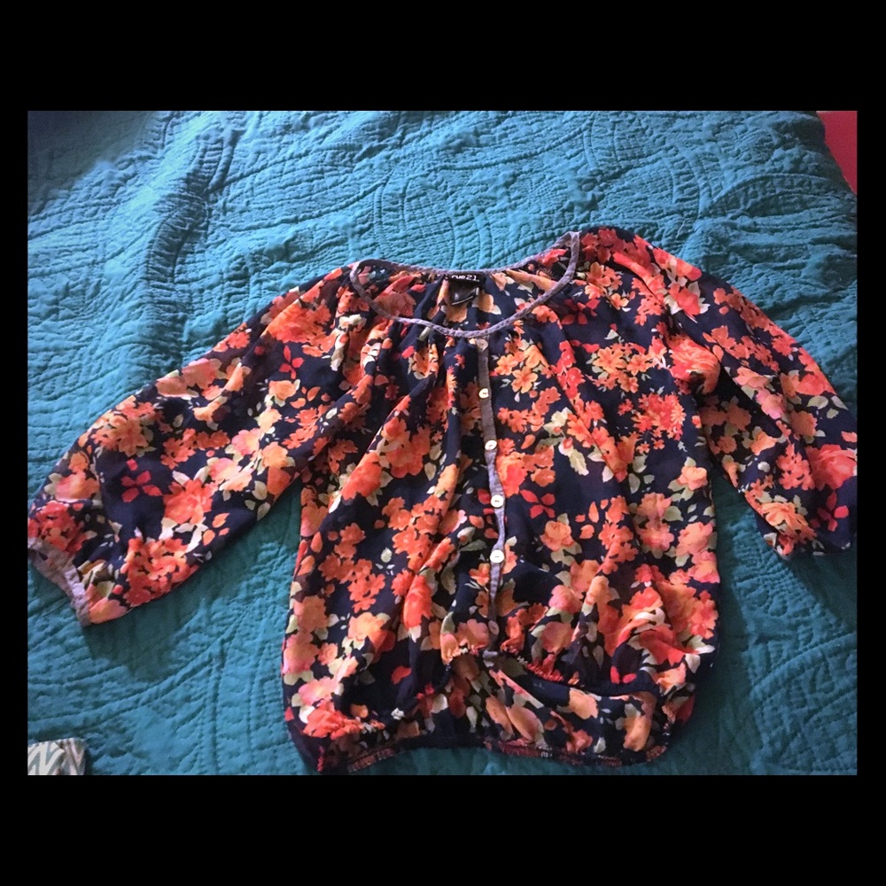 Rue 21 top
