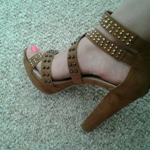 Meet your Posher, Celeste