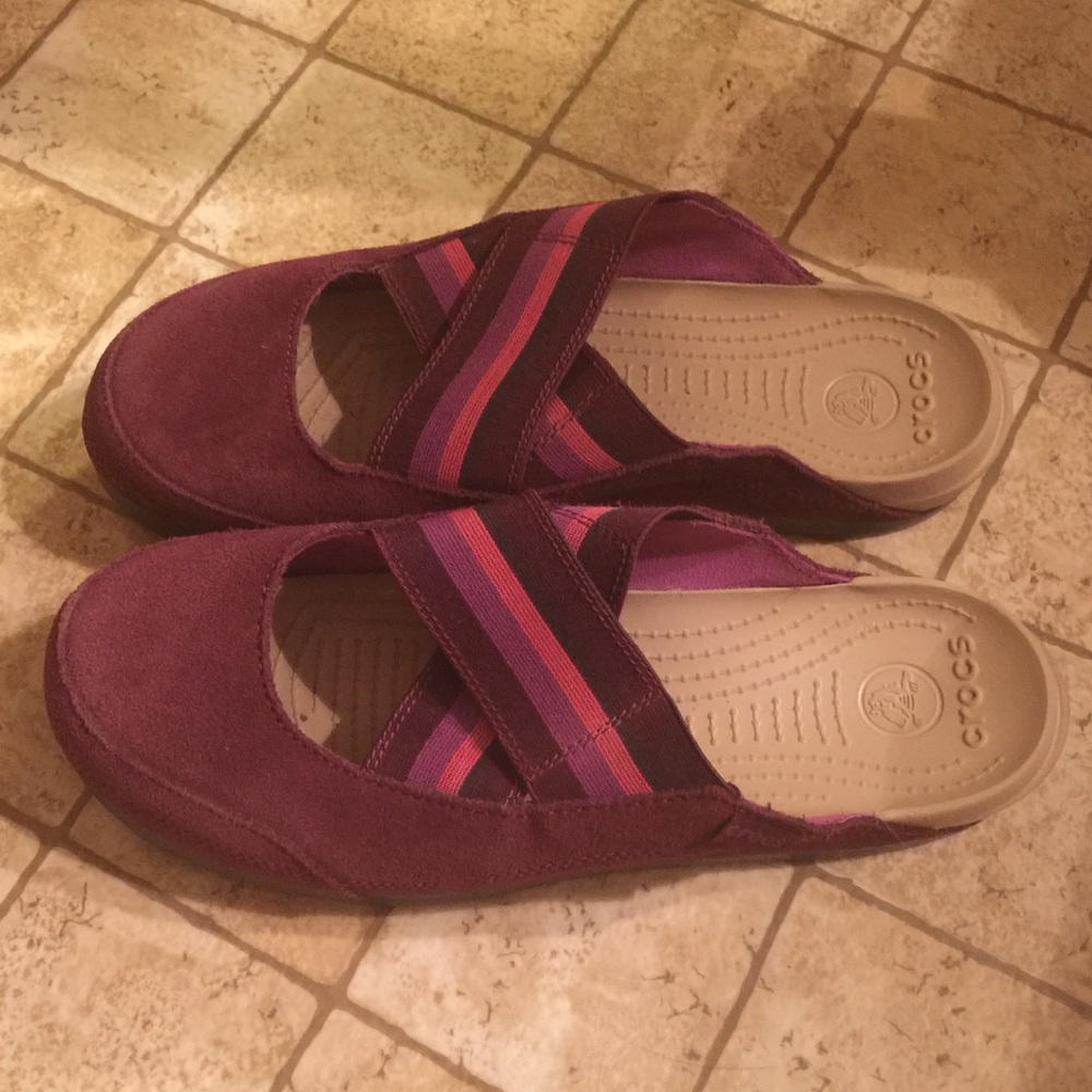 Cute burgundy shoes