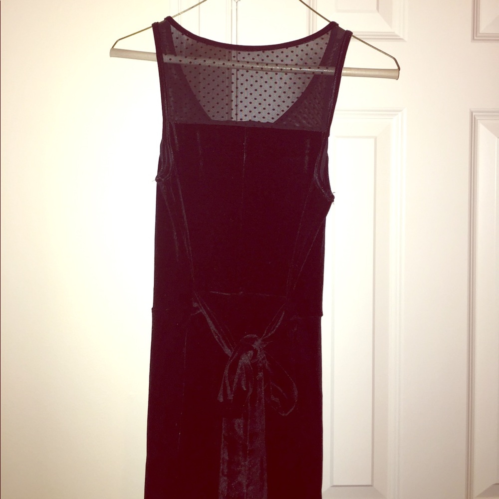 Velvet black jumpsuit with tie and mesh neck
