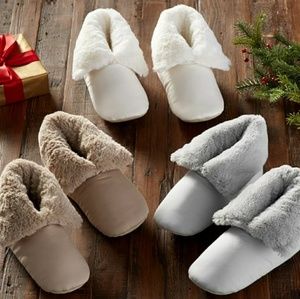 Brand new in pouch Sophie Quilted Booties by PB