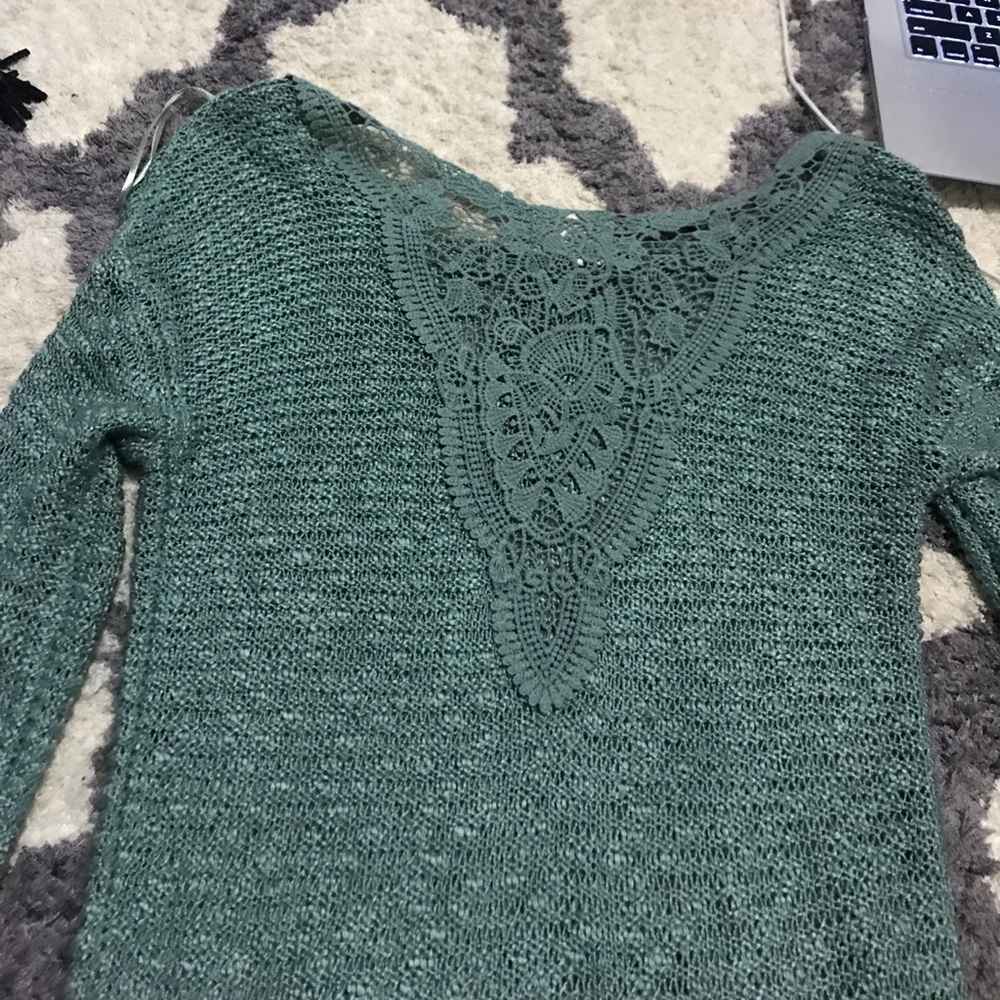 Light sweater! - Picture 2 of 2