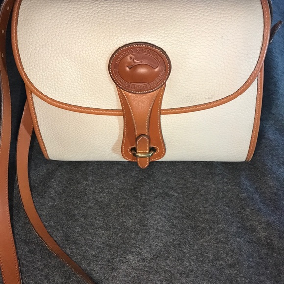 Dooney & Bourke Handbags - 💥SALE💥 Dooney & Bourke Handbag