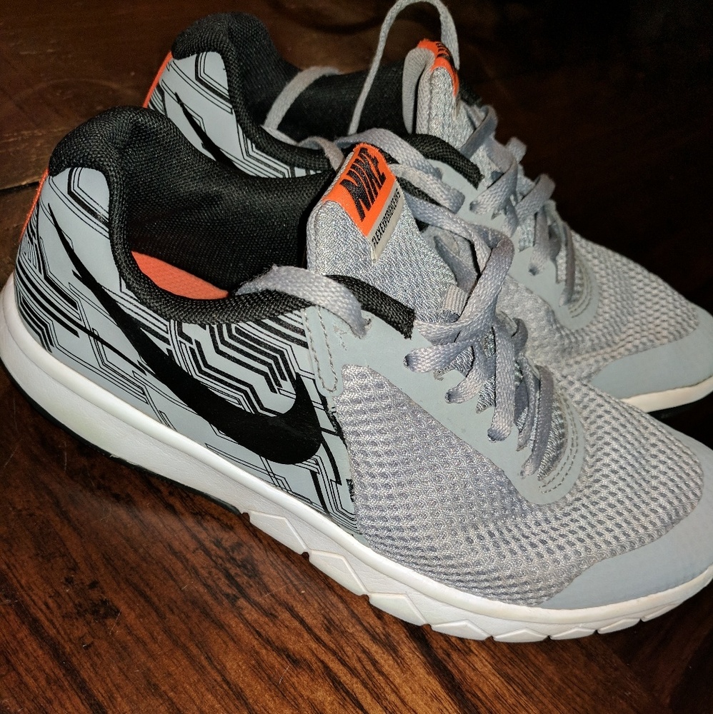 Boys nikes
