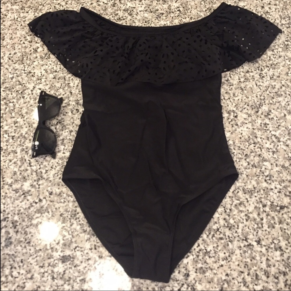 ✅ 4/$25 Off The Shoulder One Piece Bathing Suit