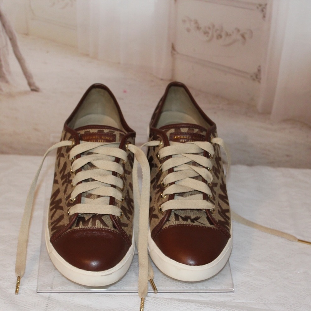 Michael Kors Brow/Tan Laceup  Sneakers (Authentic)