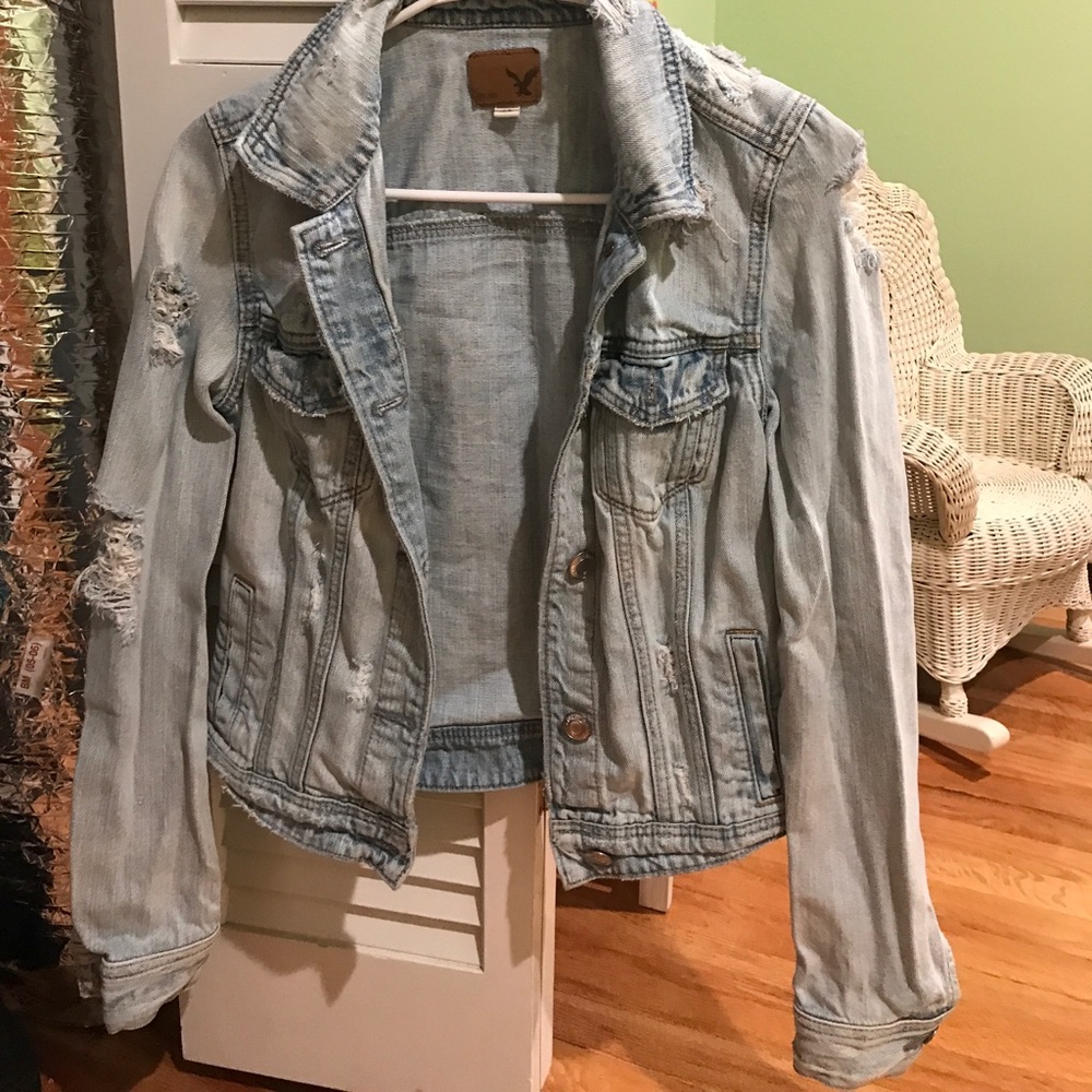 American eagle destroyed light denim jacket