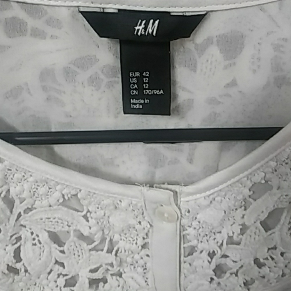 H&M Blouse - Picture 2 of 2
