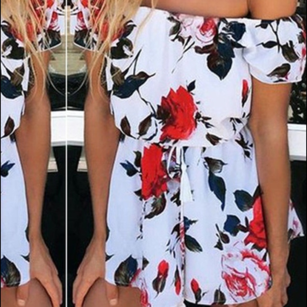 🌹off the shoulder flora romper. 🌻