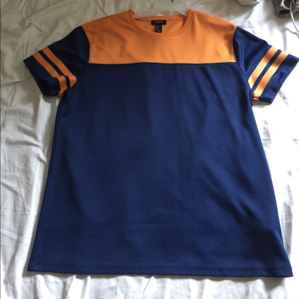 Forever 21 tee