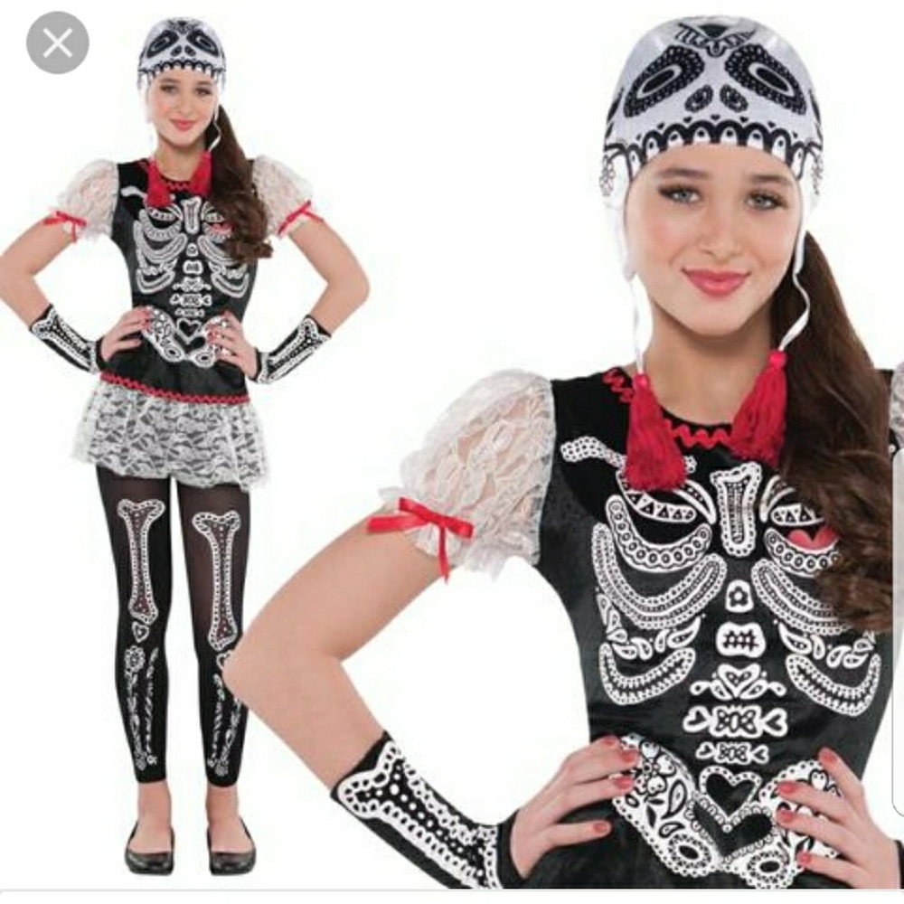 !!!!Brand new Sassy skeleton costume!!!!!!😄😄😄😄