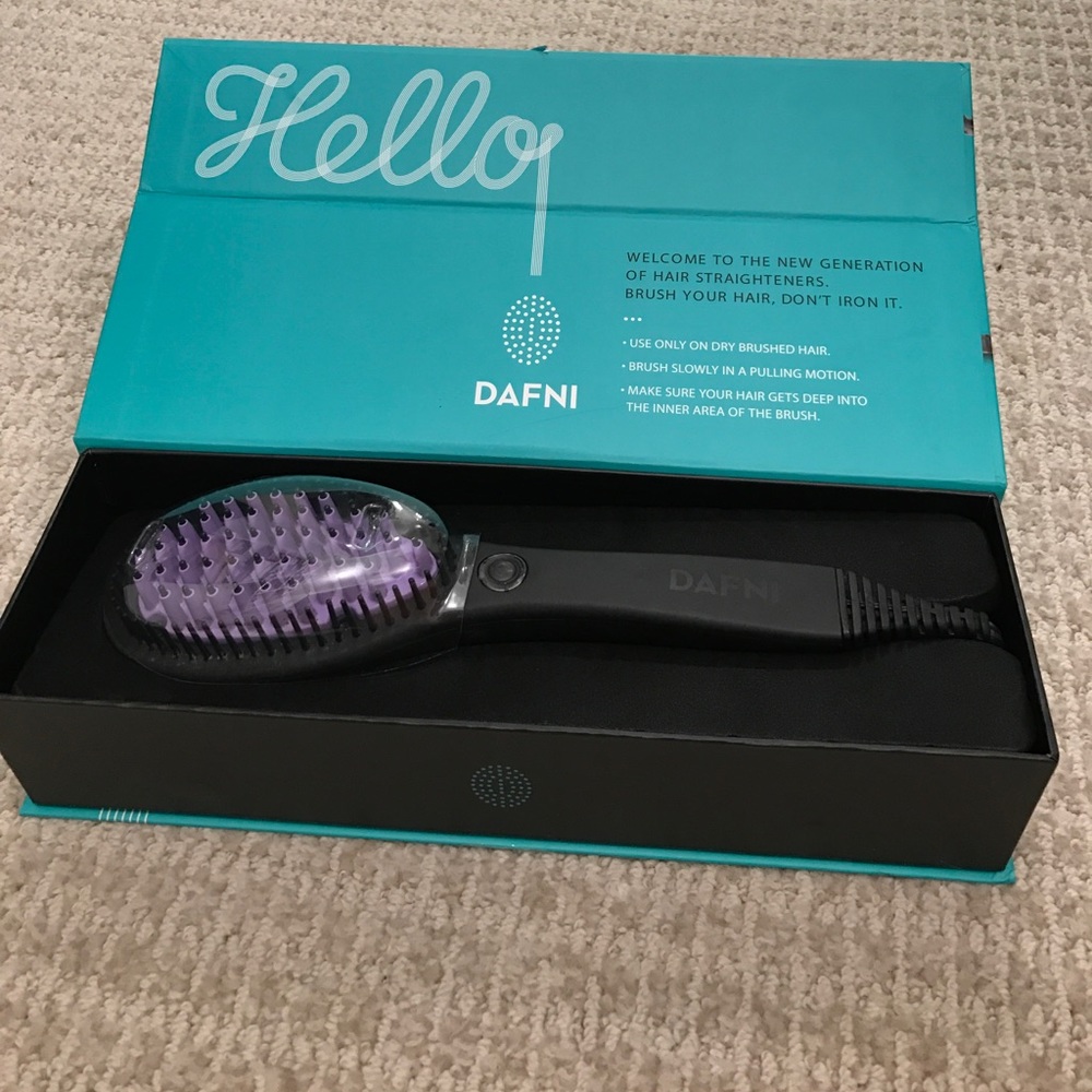 DAFNI hair straightening ceramic brush