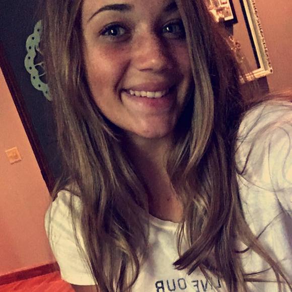 Meet your Posher, Hailey - Picture 1 of 1