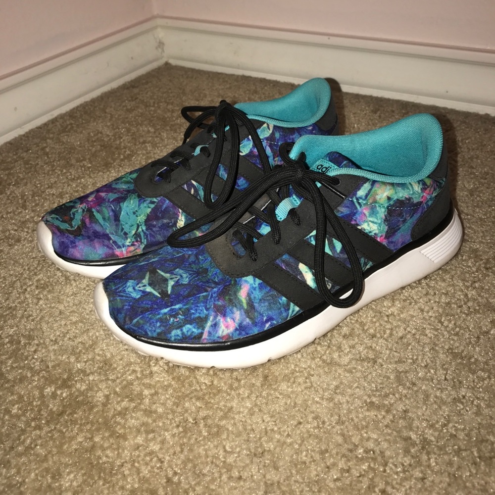 Adidas Tennis Shoe