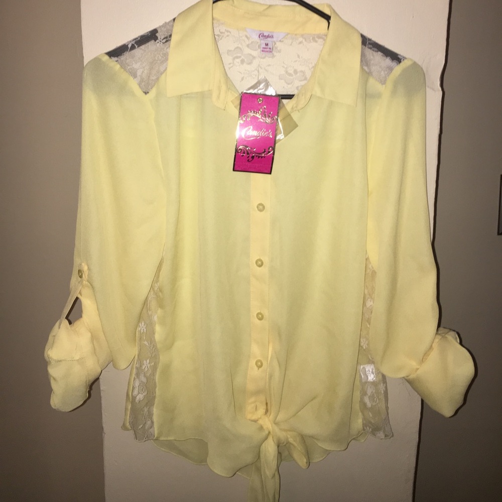 Brand new Candies light yellow blouse