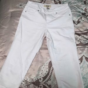 White crop jeans