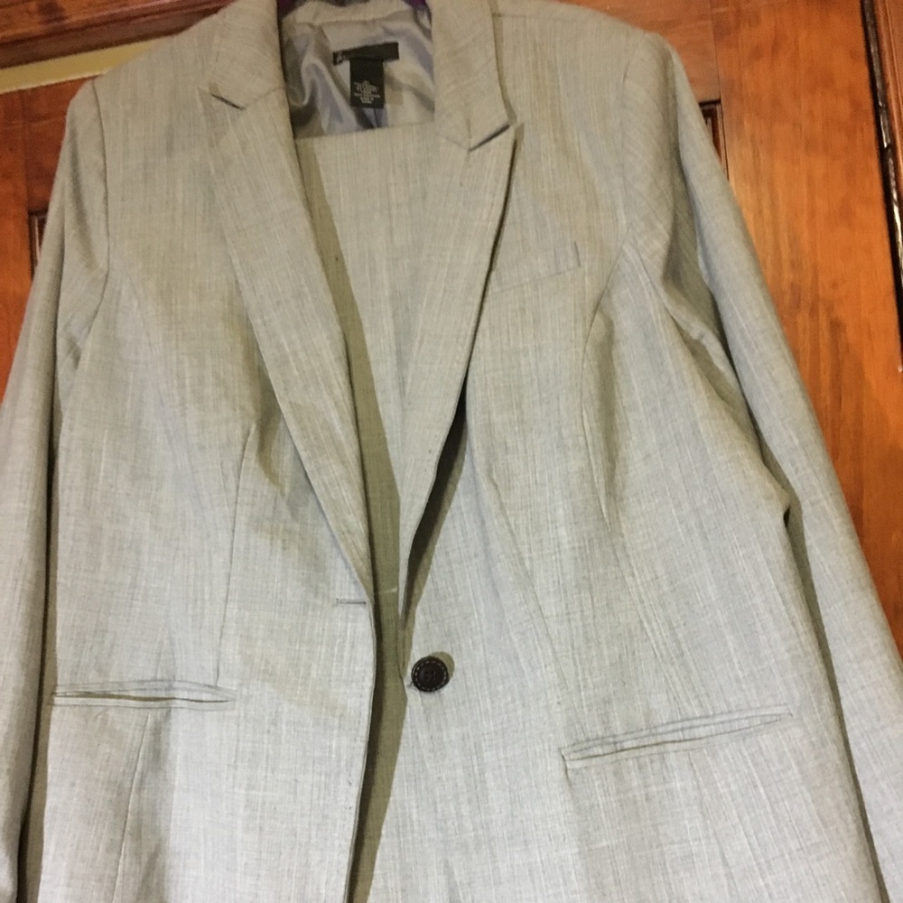 ❤️❤️Host Pick❤️❤️Lane Bryant Grey 3 Piece Suit