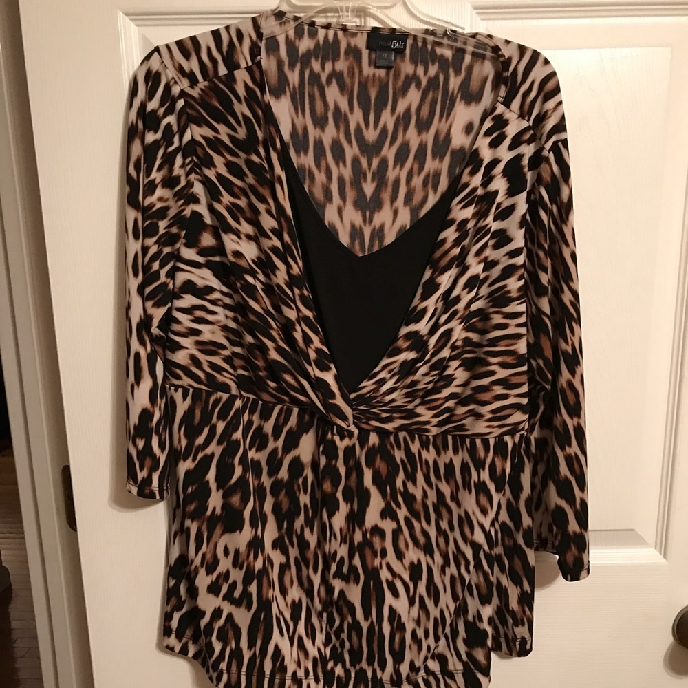 Women's animal print top size 1X
