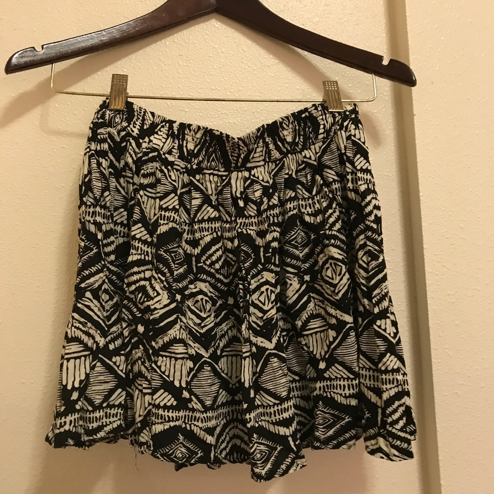 Tribal print black and white skirt