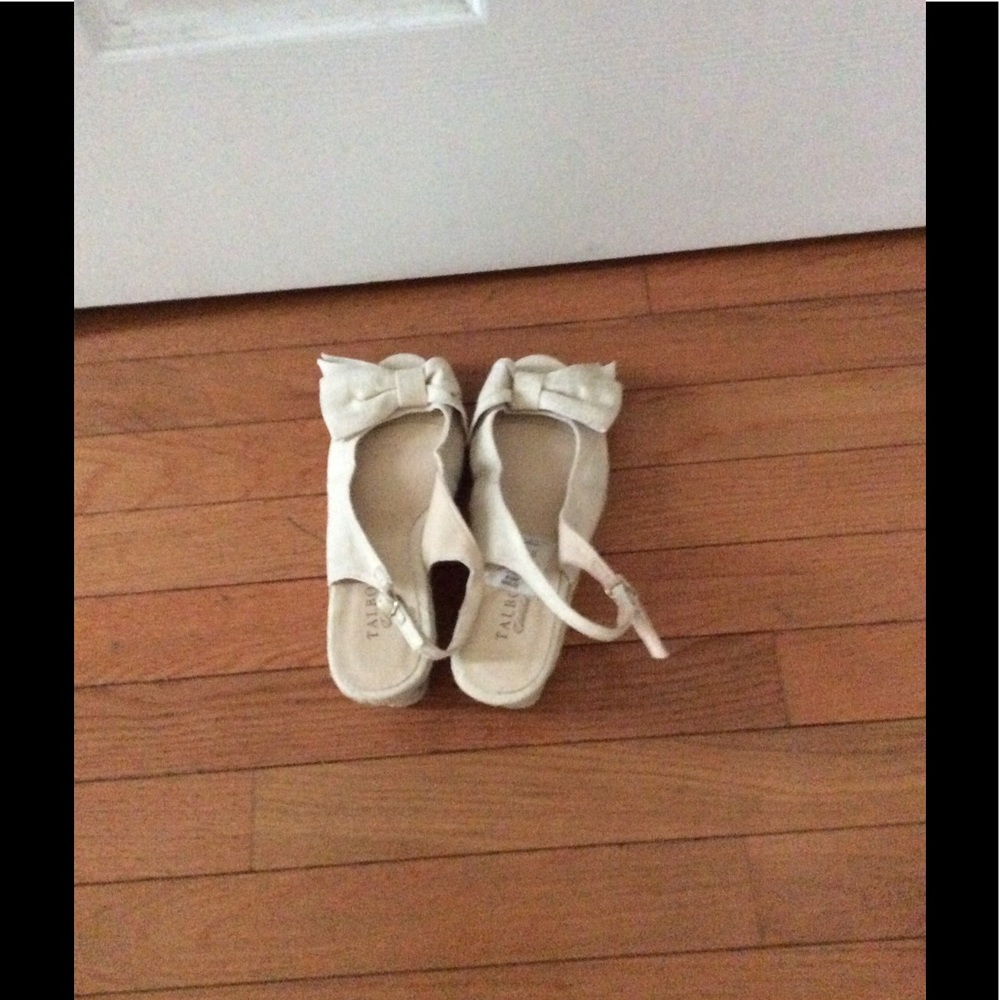 Ladies platform shoes