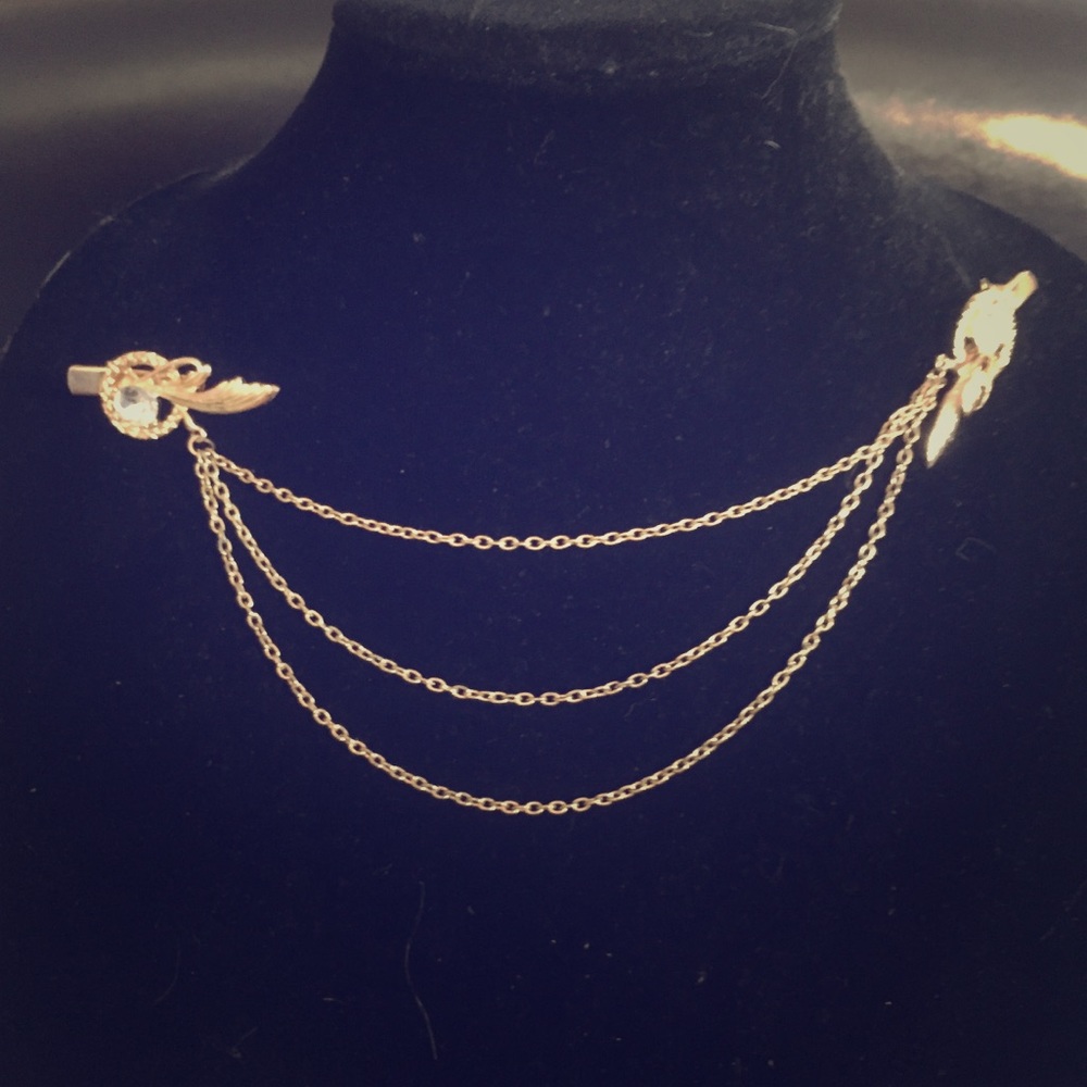 Gold cardigan clasp necklace/ chain