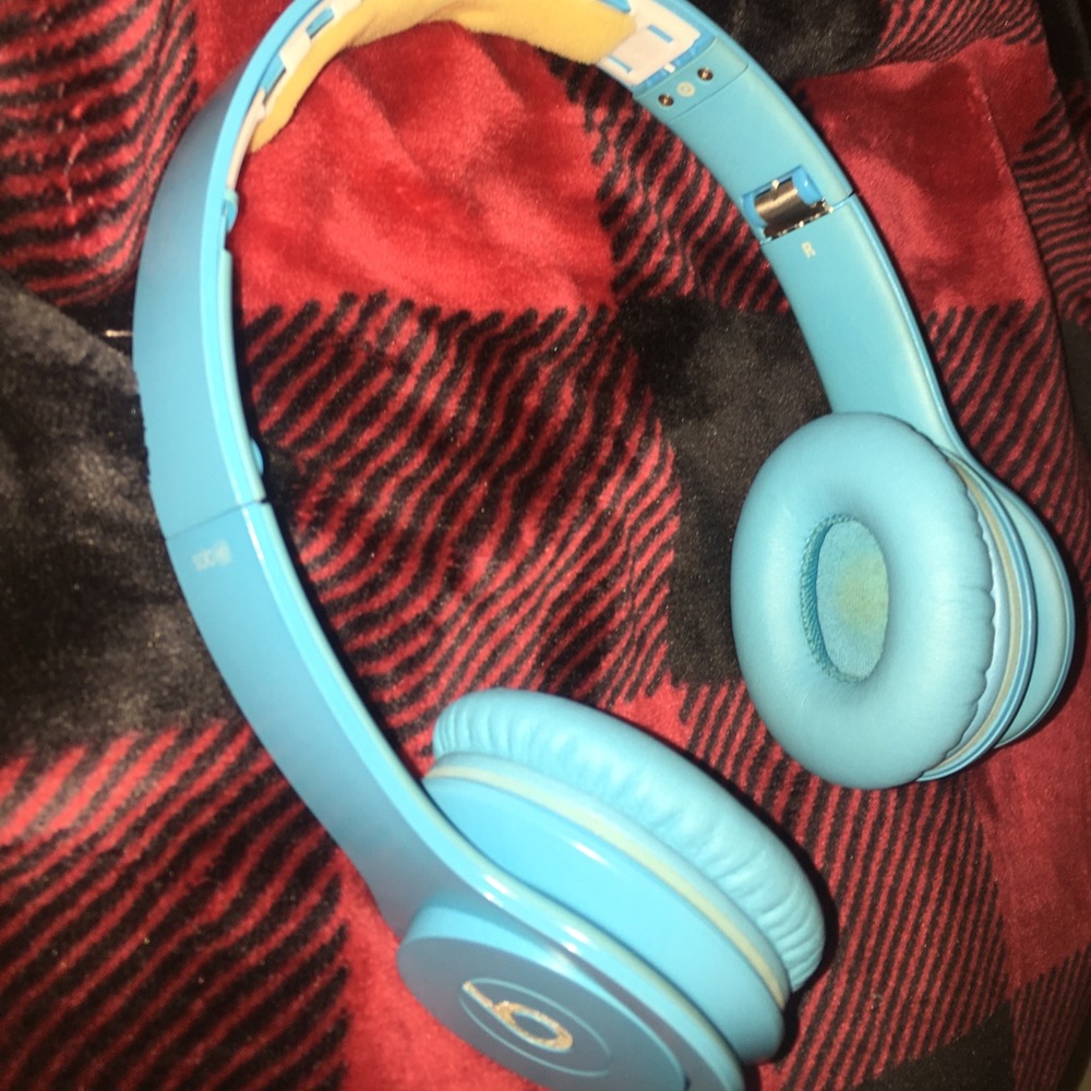 Light blue beats