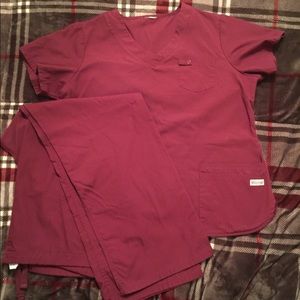 Uniform Advantage Stretch Wine Scrub Set