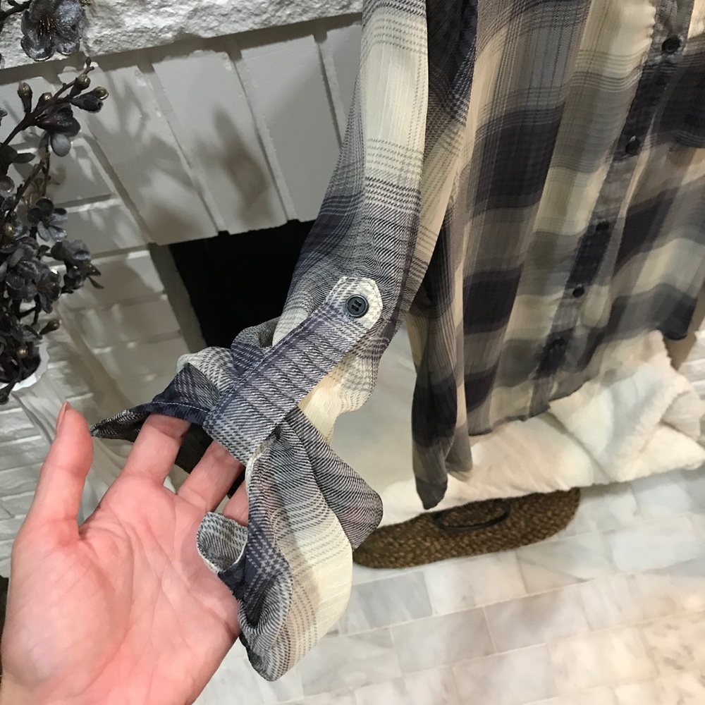 Plaid Top - Picture 3 of 4