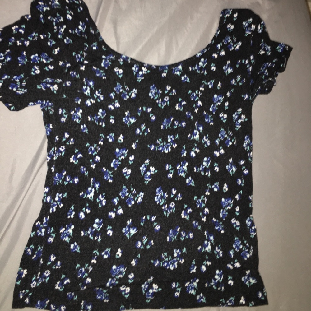 Scoop neck floral crop top