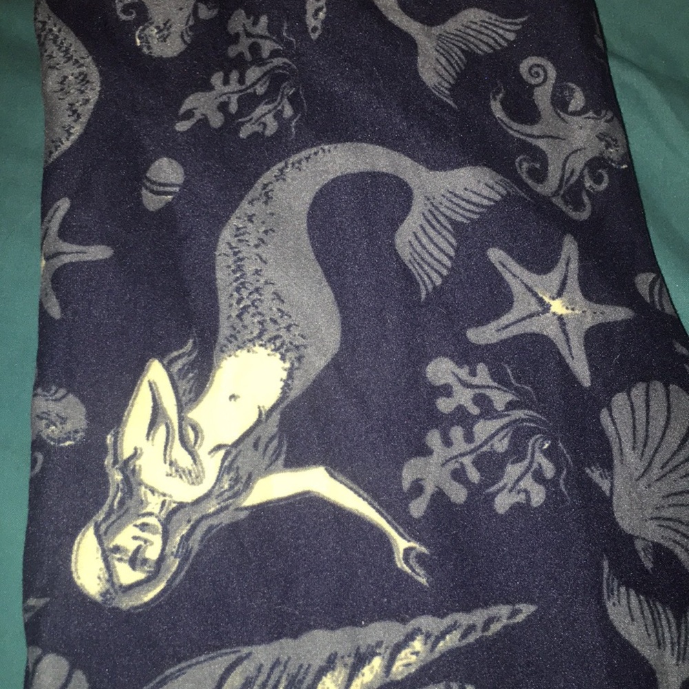 Lularoe mermaid leggings. #seashell #mermaid
