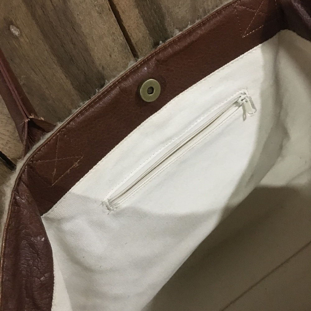 Purse - Picture 2 of 3