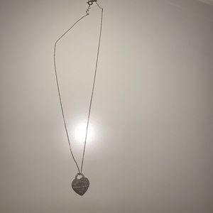 Heart tag pendant necklace