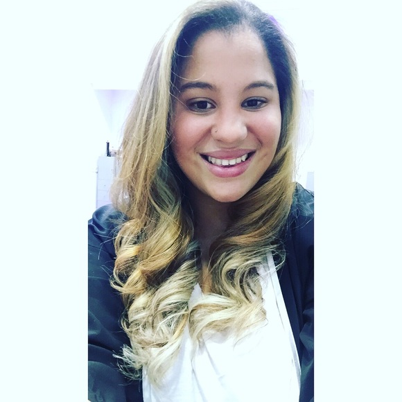 Meet your Posher, Daniela - Picture 1 of 1