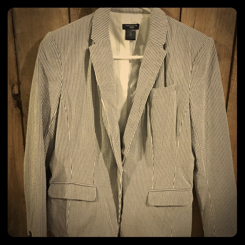 Women's Ann Taylor Blazer Pin Stripe, like new!