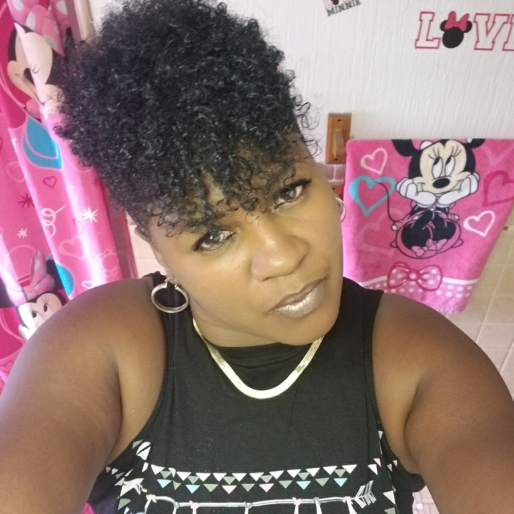 Meet your Posher, Tonya