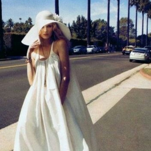 Want to buy these type of dresses.  Let me know. - Picture 3 of 8