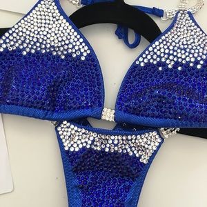 Bikini competition suit