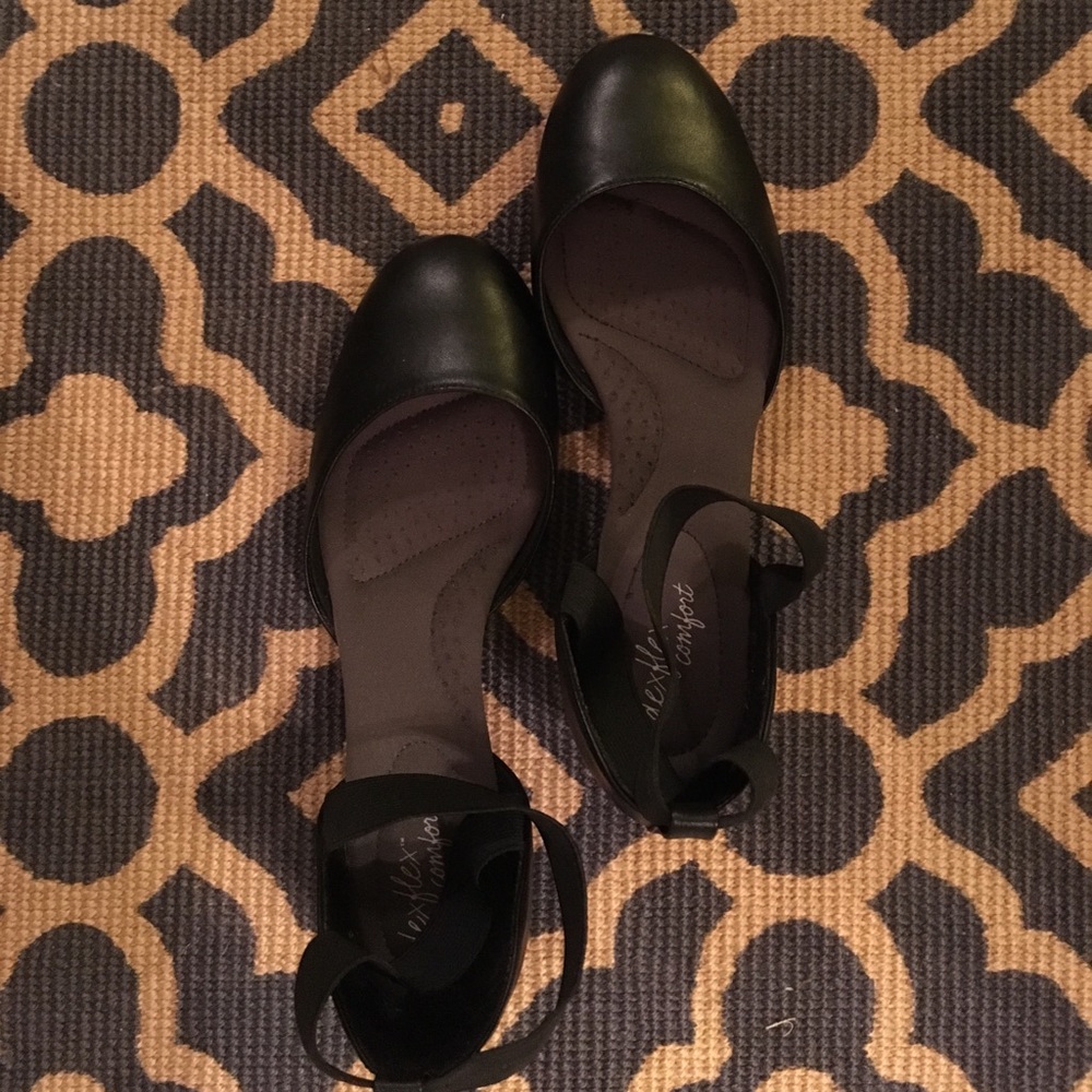 Black ballet wedges