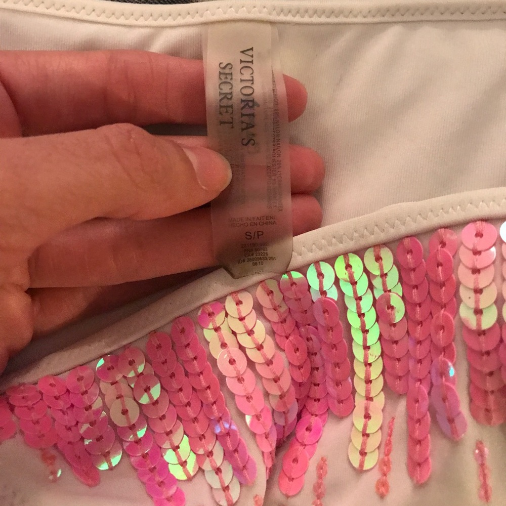 Victoria's Secret Bikini - Picture 3 of 4