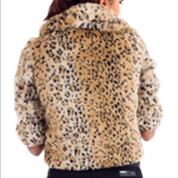 Cheetah Animal Print Cropped Faux Fur Coat B0501 - Picture 3 of 3