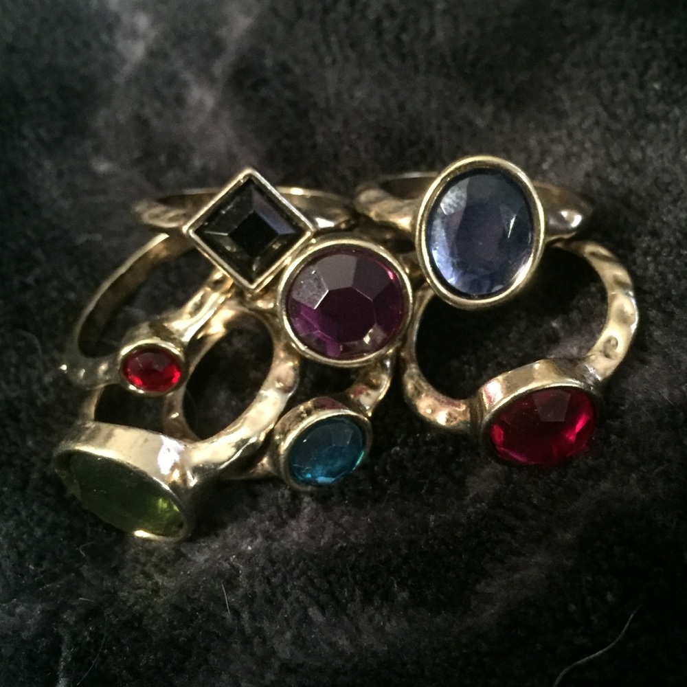 7 assorted faux jewel rings