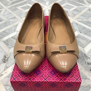 Tory Burch Camel Honey Wheat Hugo Flat 7.5