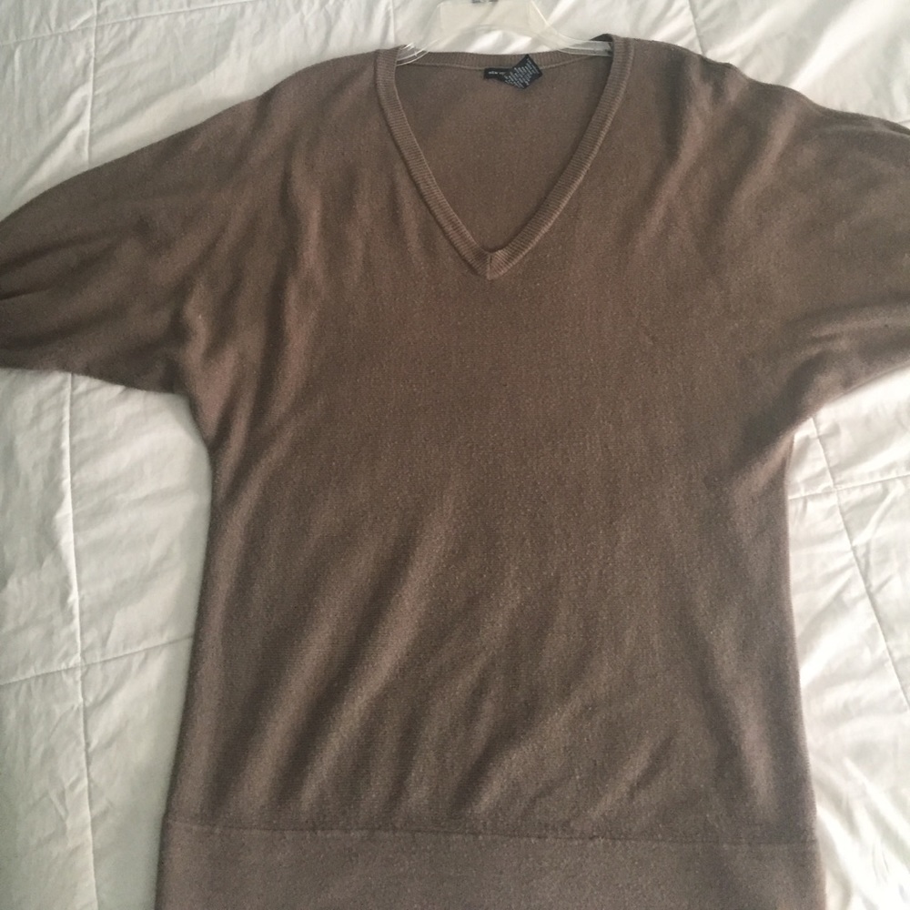 💢 FINAL SALE 💢 NY& CO  the shoulder sweater!